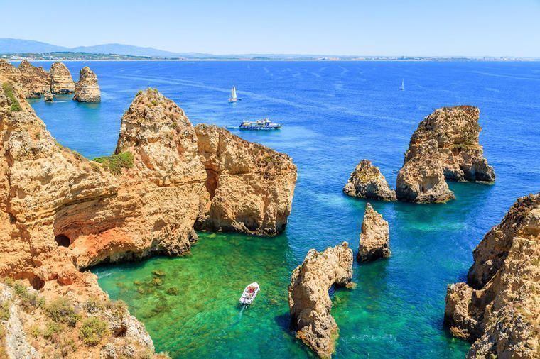 the beautiful coast, near our Algarve villas